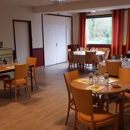Otel Logis La Rose Des Vents Volvic