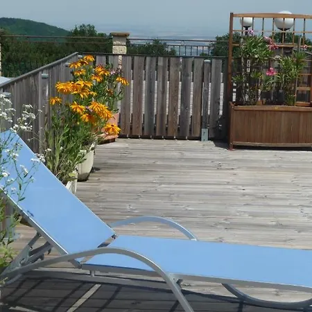 Hotel Logis La Rose Des Vents Volvic