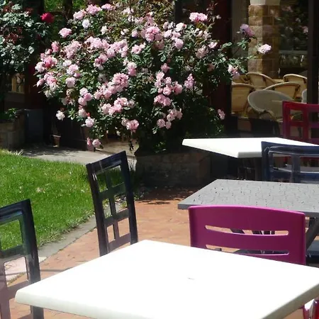 Hotel Logis La Rose Des Vents Volvic