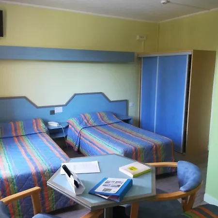 Hotel Logis La Rose Des Vents Volvic