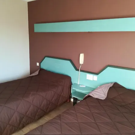 Hotel Logis La Rose Des Vents Volvic