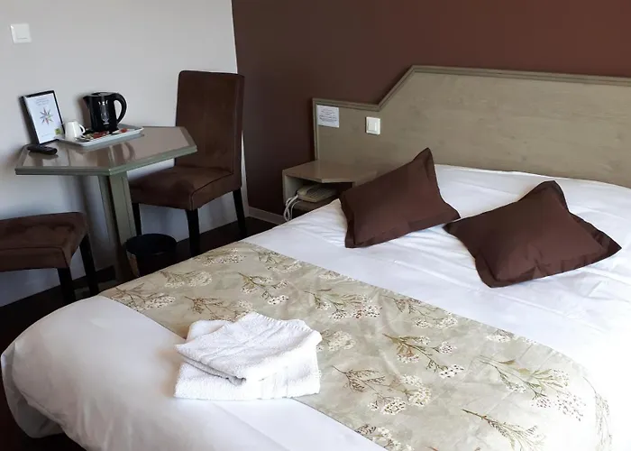 Отель Logis La Rose Des Vents 3*