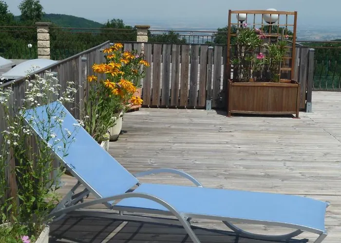 Hotel Logis La Rose Des Vents Volvic