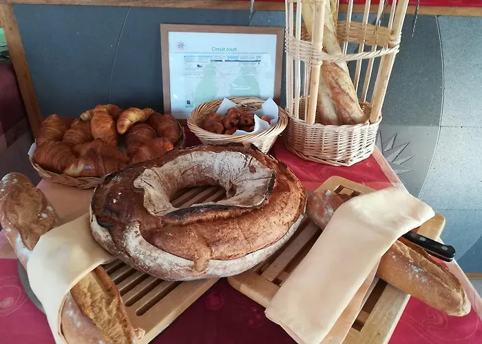 Отель Logis La Rose Des Vents 3*